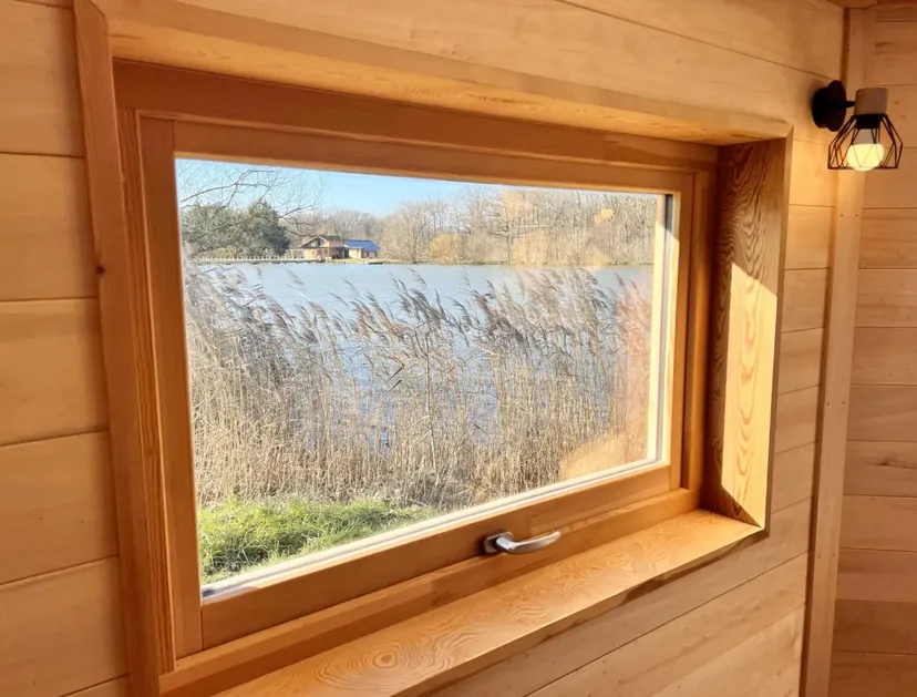 Cocon confort pour 4 personnes au bord d'un étang de 5ha