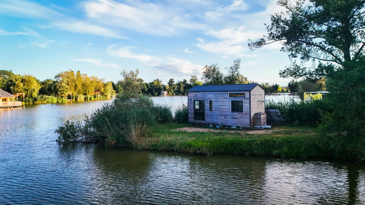 Tiny house au bord d'un étang de 5ha