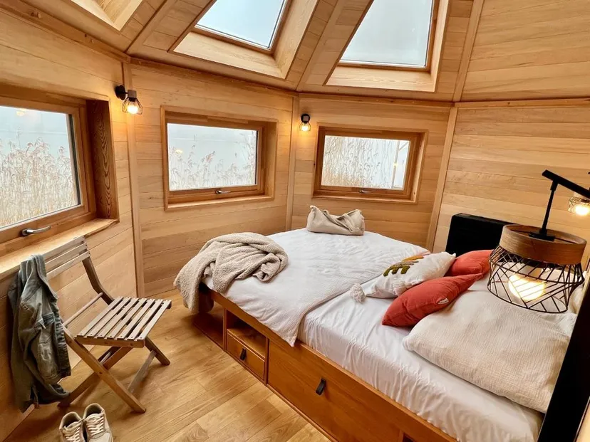 Cocon confort pour 4 personnes au bord d'un étang de 5ha