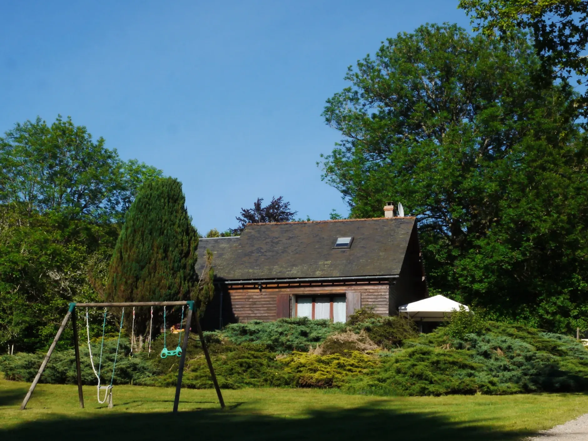 Grand chalet avec accès à un étang privé
