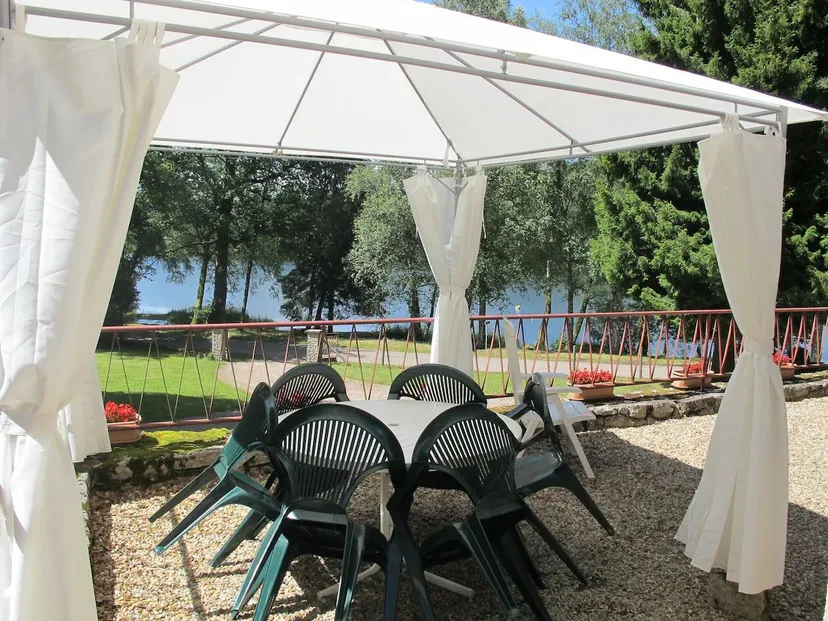 Charmante maison en bordure d'un lac de 366 ha