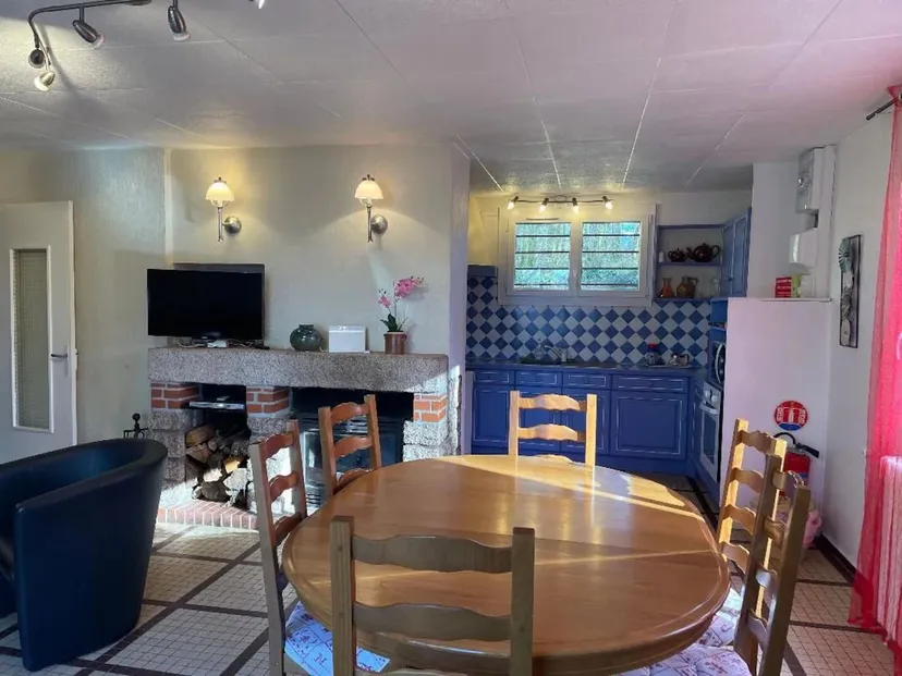 Charmante maison en bordure d'un lac de 366 ha