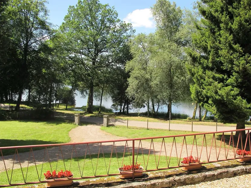 Charmante maison en bordure d'un lac de 366 ha