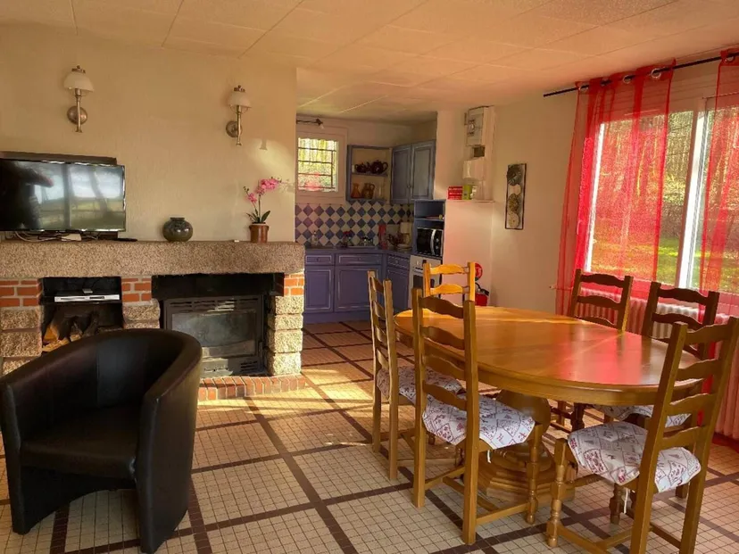 Charmante maison en bordure d'un lac de 366 ha