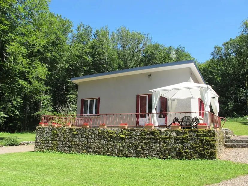 Charmante maison en bordure d'un lac de 366 ha