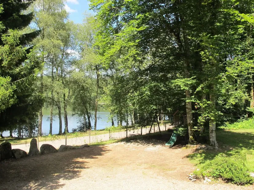Charmante maison en bordure d'un lac de 366 ha