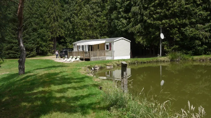 Mobile-home 6 personnes avec accès à un étang