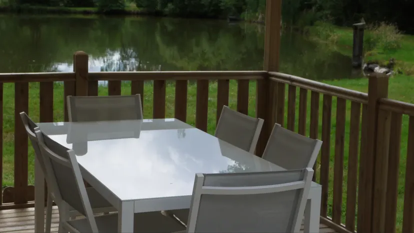Mobile-home 6 personnes avec accès à un étang
