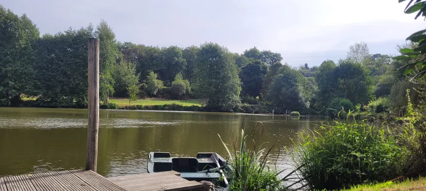 Fishing cabin for carp fishing Item 1