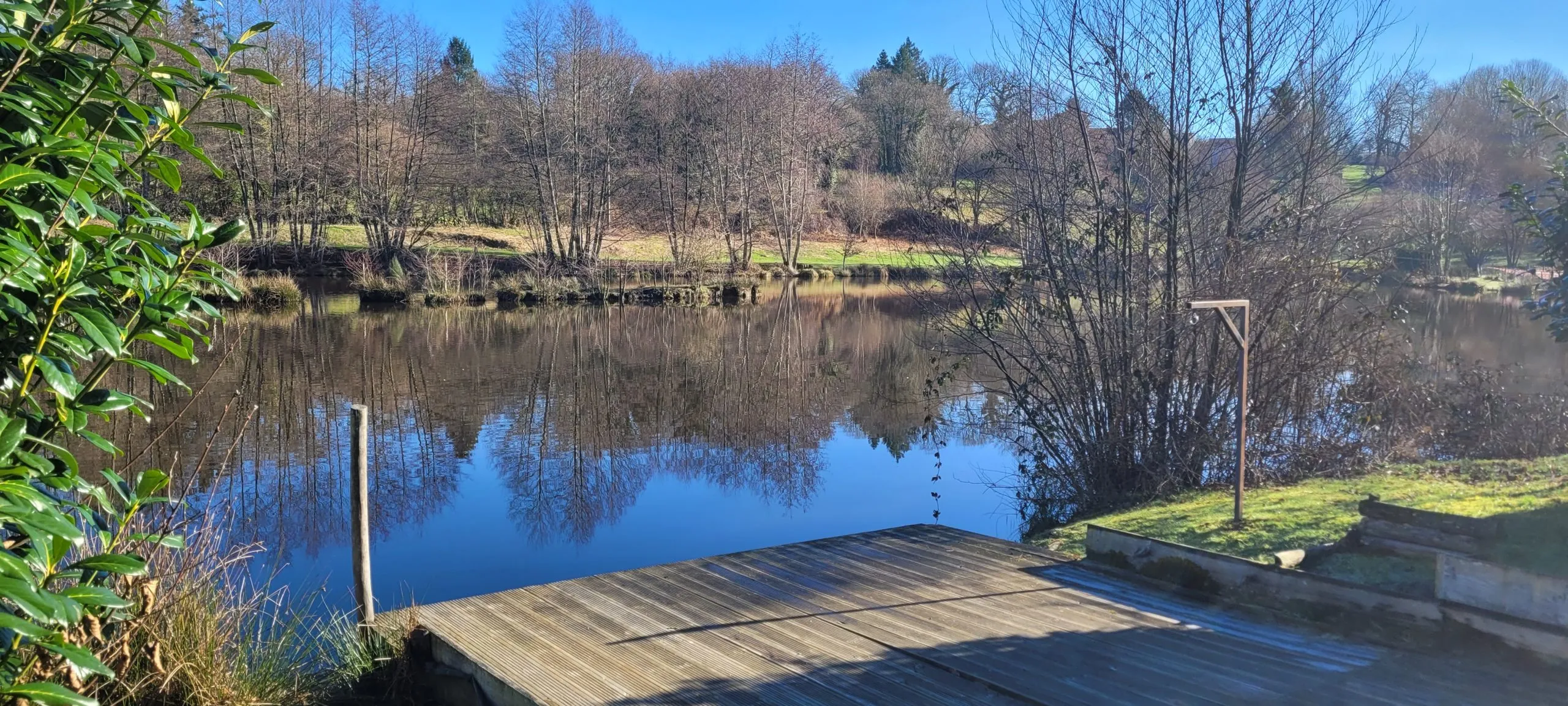 Cabane de pêche pour la pêche de la carpe poste 1