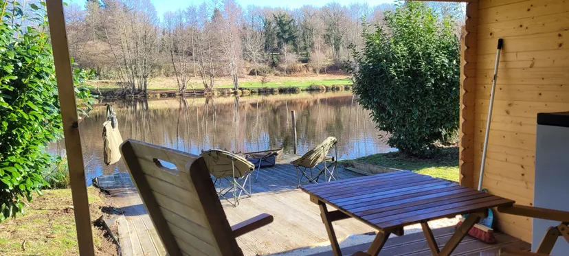 Fishing cabin with access to a private pond post 2