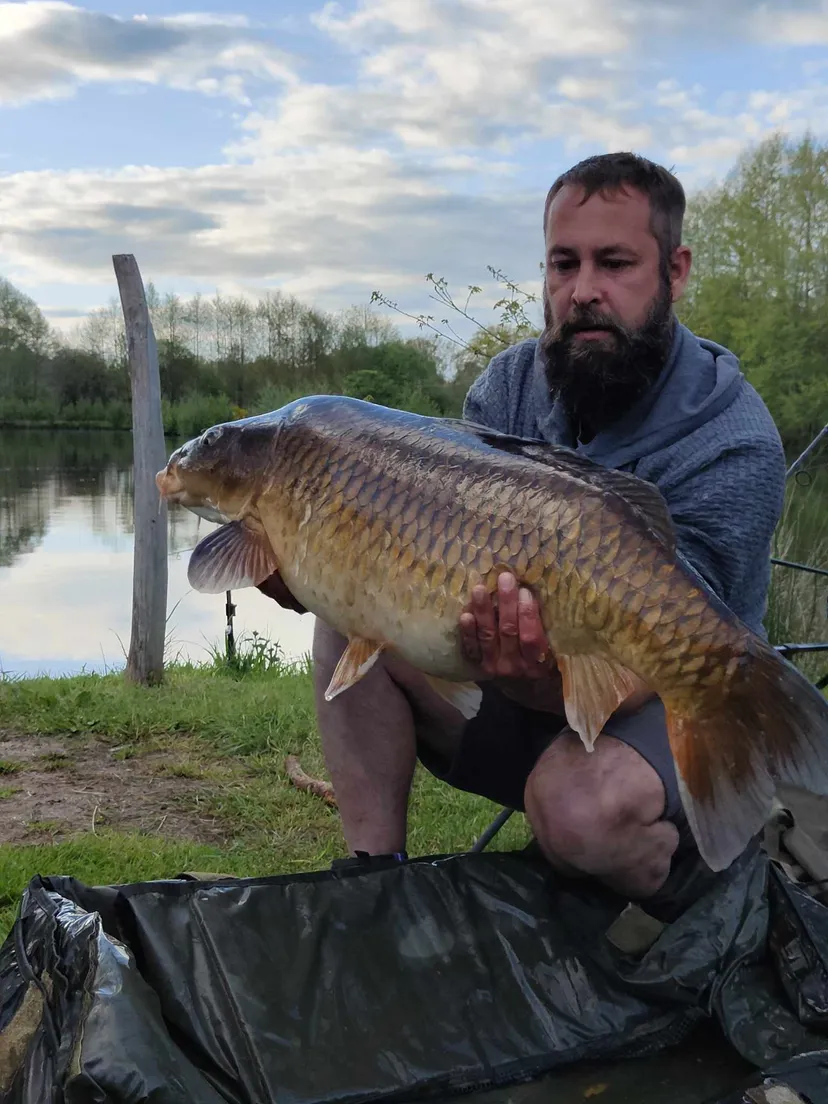 Fishing cabin for carp fishing Item 1