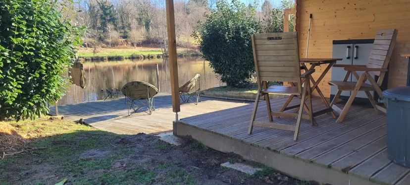 Fishing cabin with access to a private pond post 2