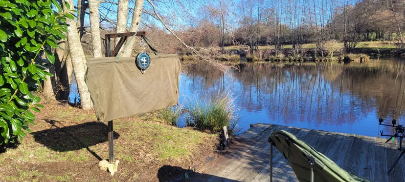 Fishing cabin with access to a private pond post 2