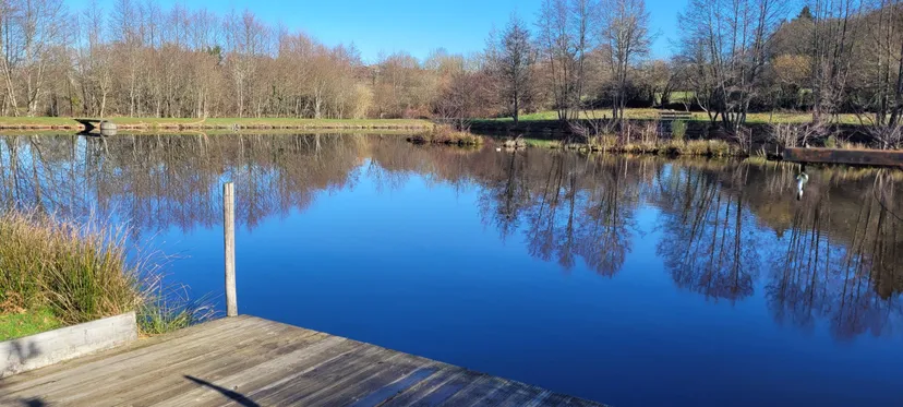 Fishing cabin with access to a private pond post 2