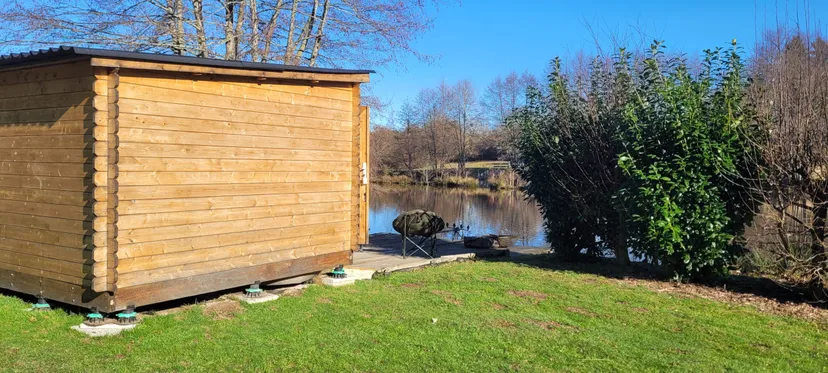 Fishing cabin with access to a private pond post 2