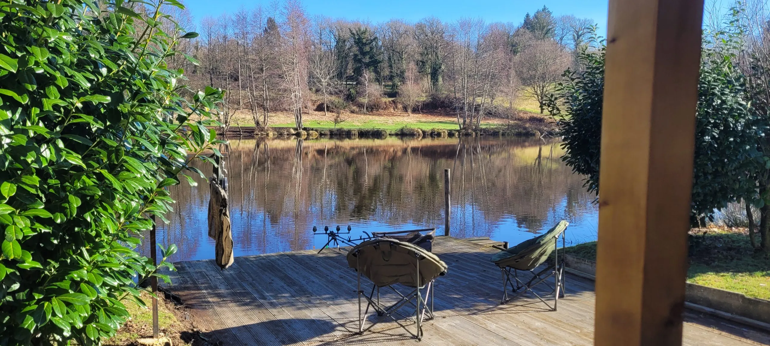 Cabane de pêche avec accès à un étang privé poste 2