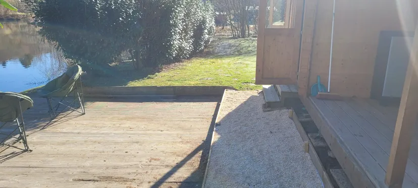 Fishing cabin with access to a private pond post 2