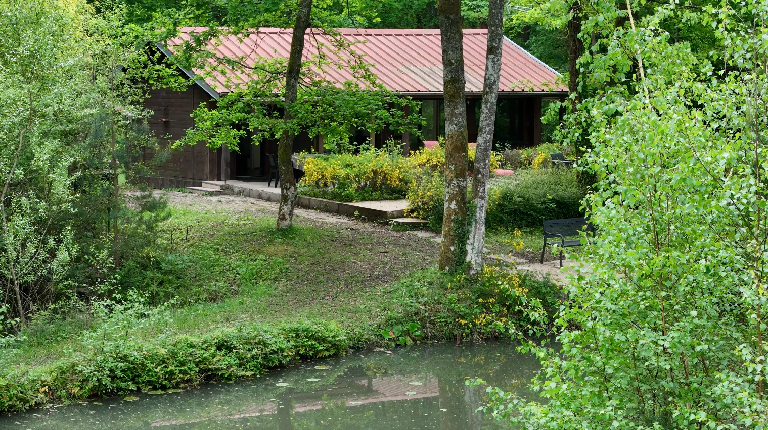 Chalet tout confort pour 4 personnes avec son étang privé