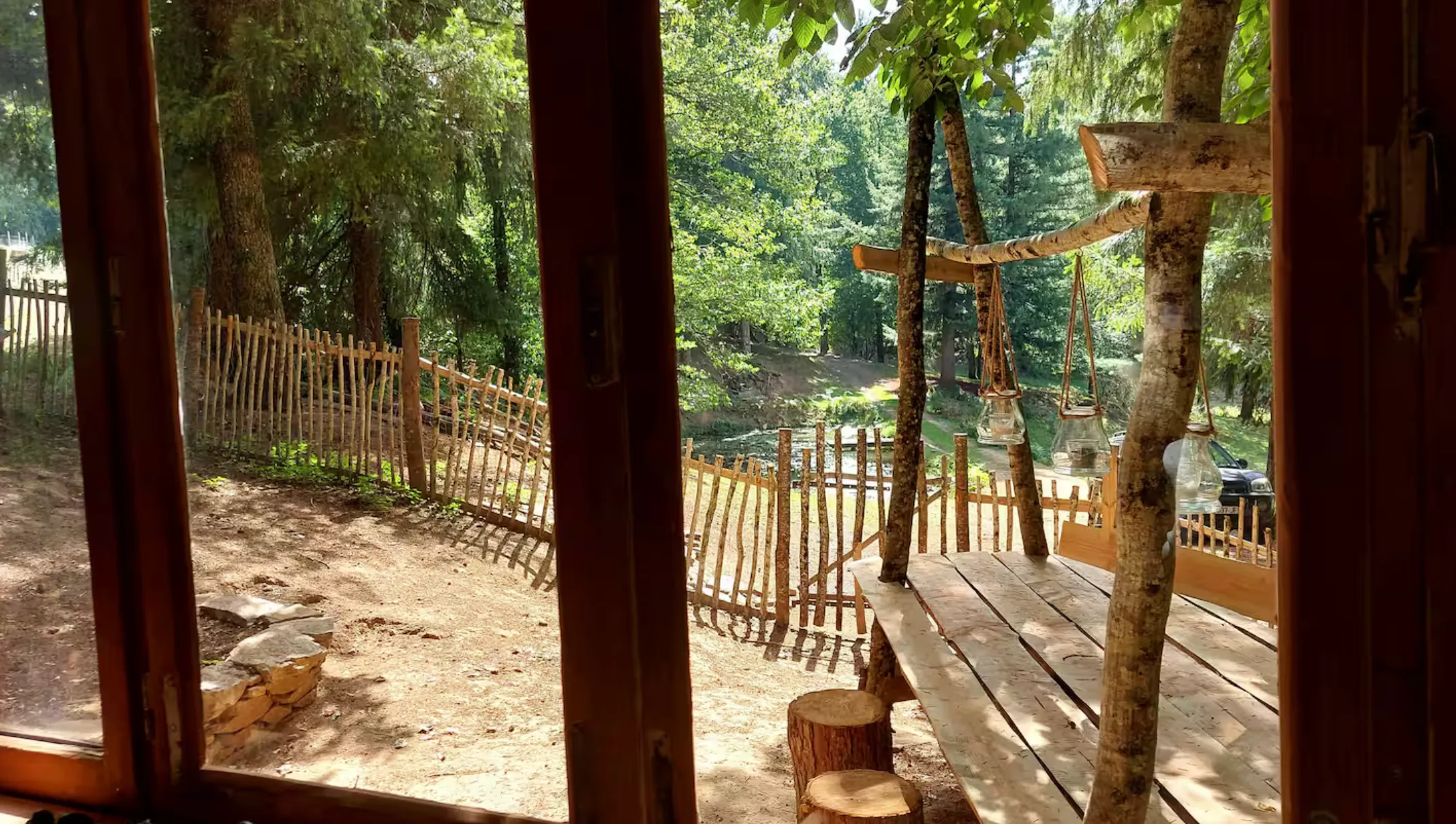 Refuge paisible avec accès privé à la rivière et un petit étang