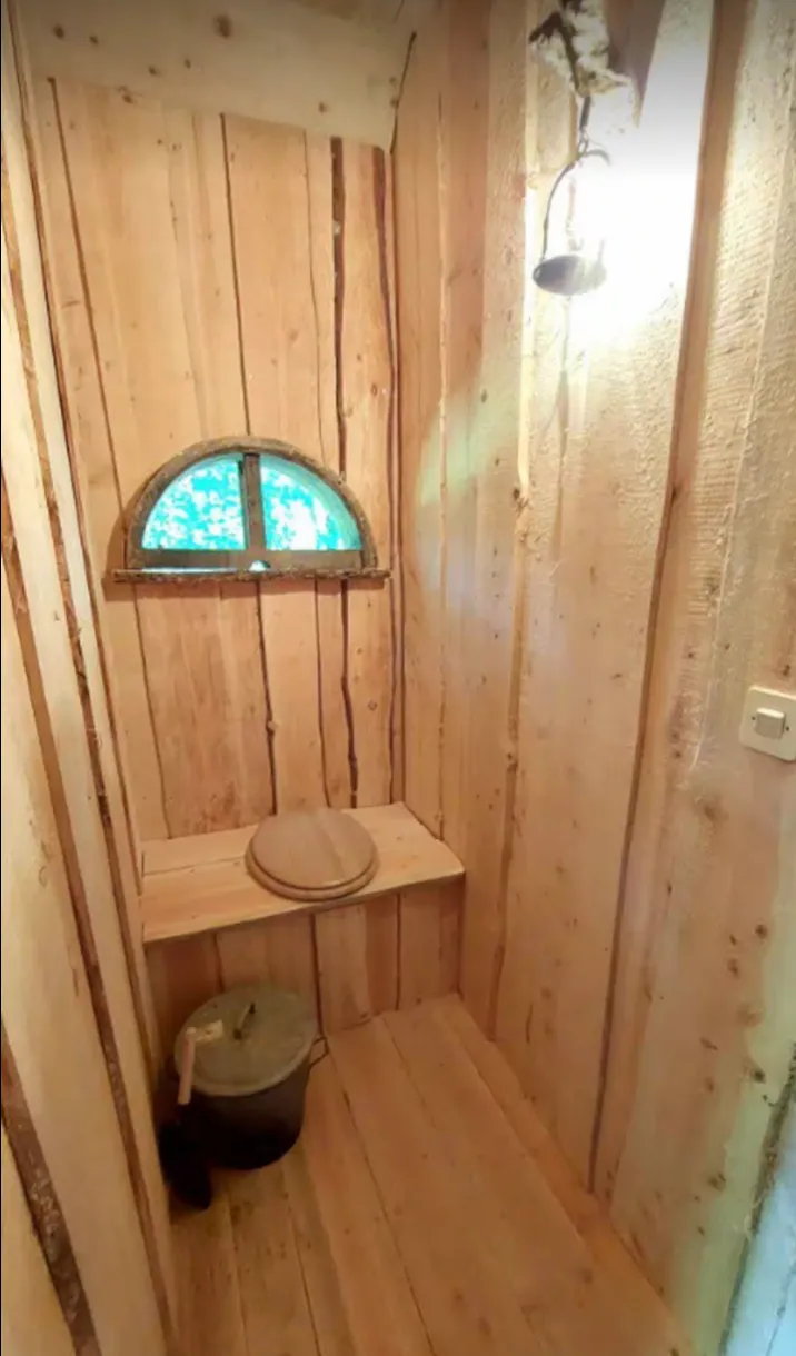Refuge paisible avec accès privé à la rivière et un petit étang