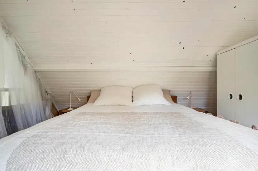 Loft sur une propriété privé avec son étang de pêche