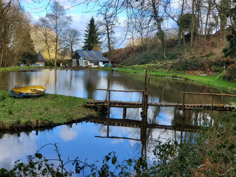Loft sur une propriété privé avec son étang de pêche