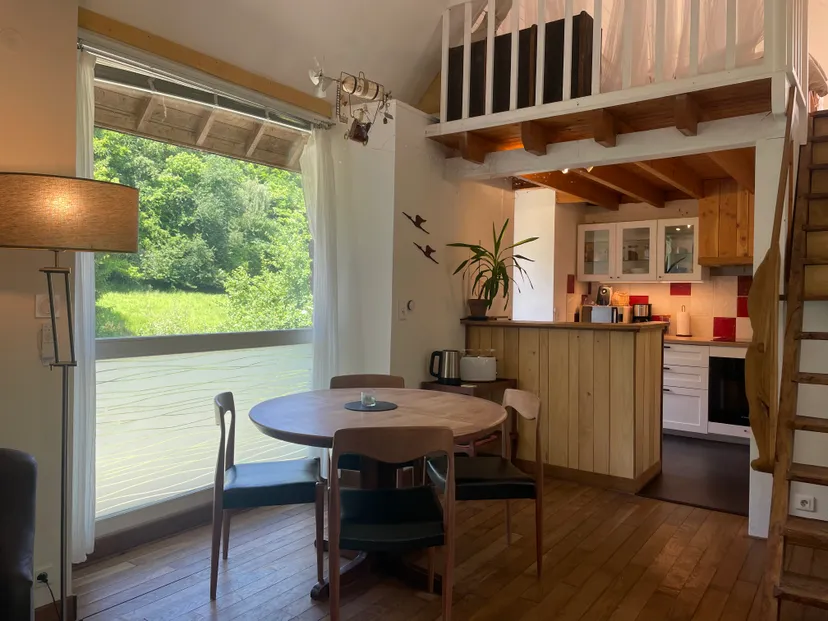 Loft sur une propriété privé avec son étang de pêche
