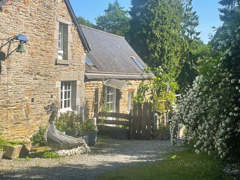 Loft sur une propriété privé avec son étang de pêche