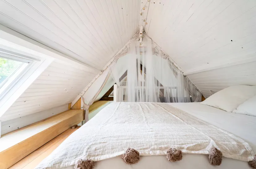 Loft sur une propriété privé avec son étang de pêche
