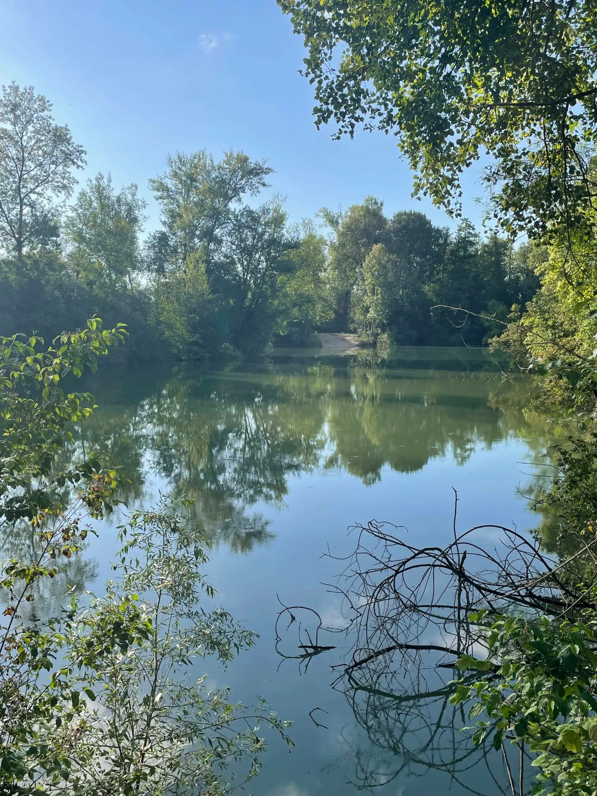 Gravière de 3 ha pour pêcher ou passer un moment dans la nature