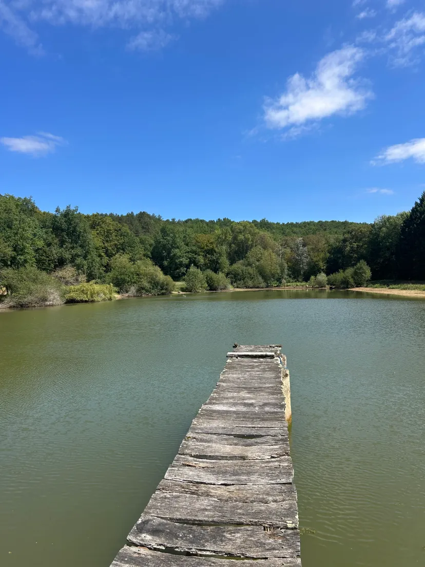 Étang privé en Dordogne