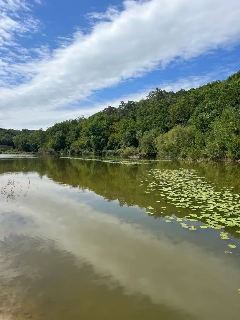 Étang privé en Dordogne