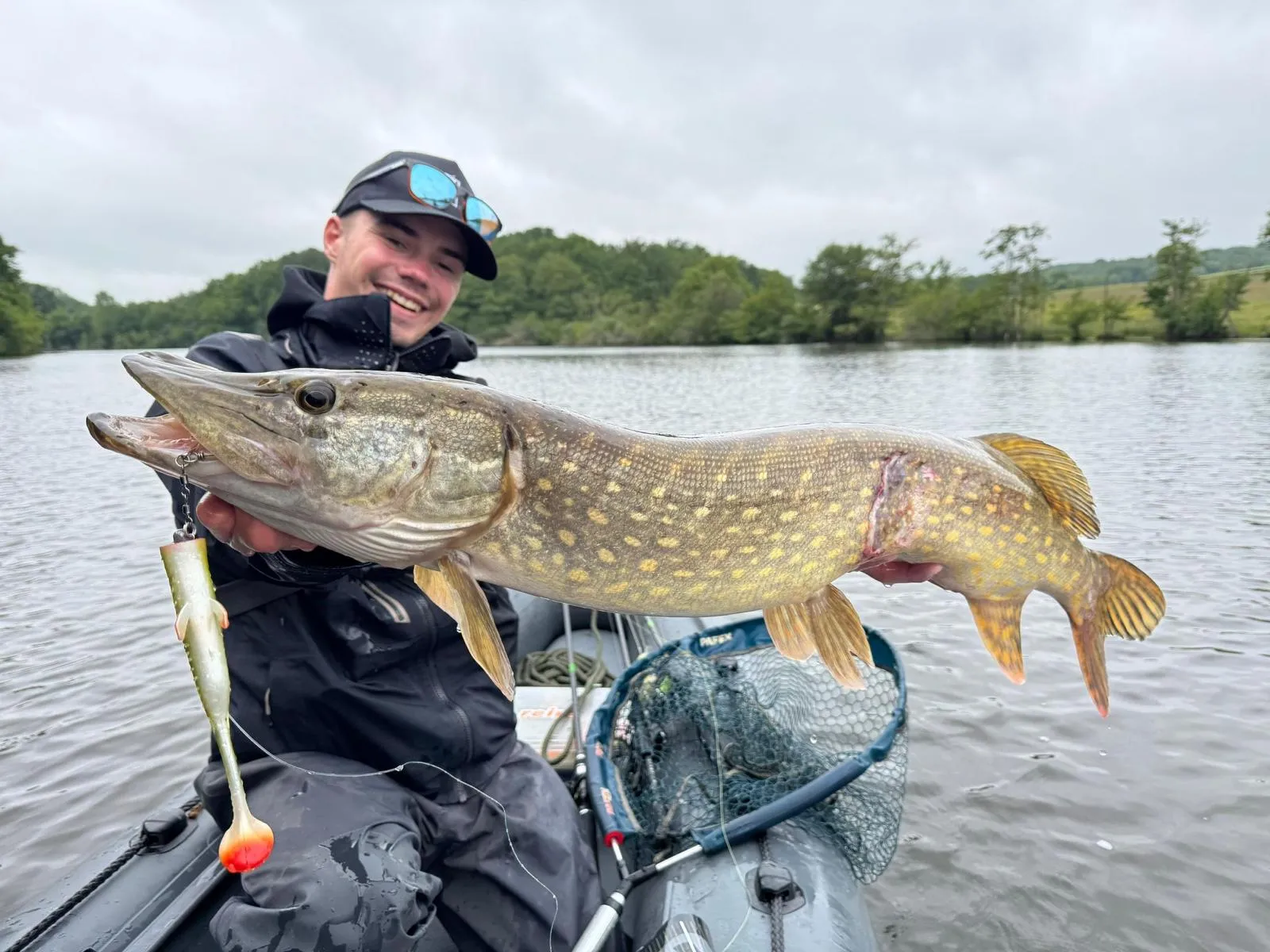 Gite du château avec étang privé de 18 ha - 2 à 8 personnes