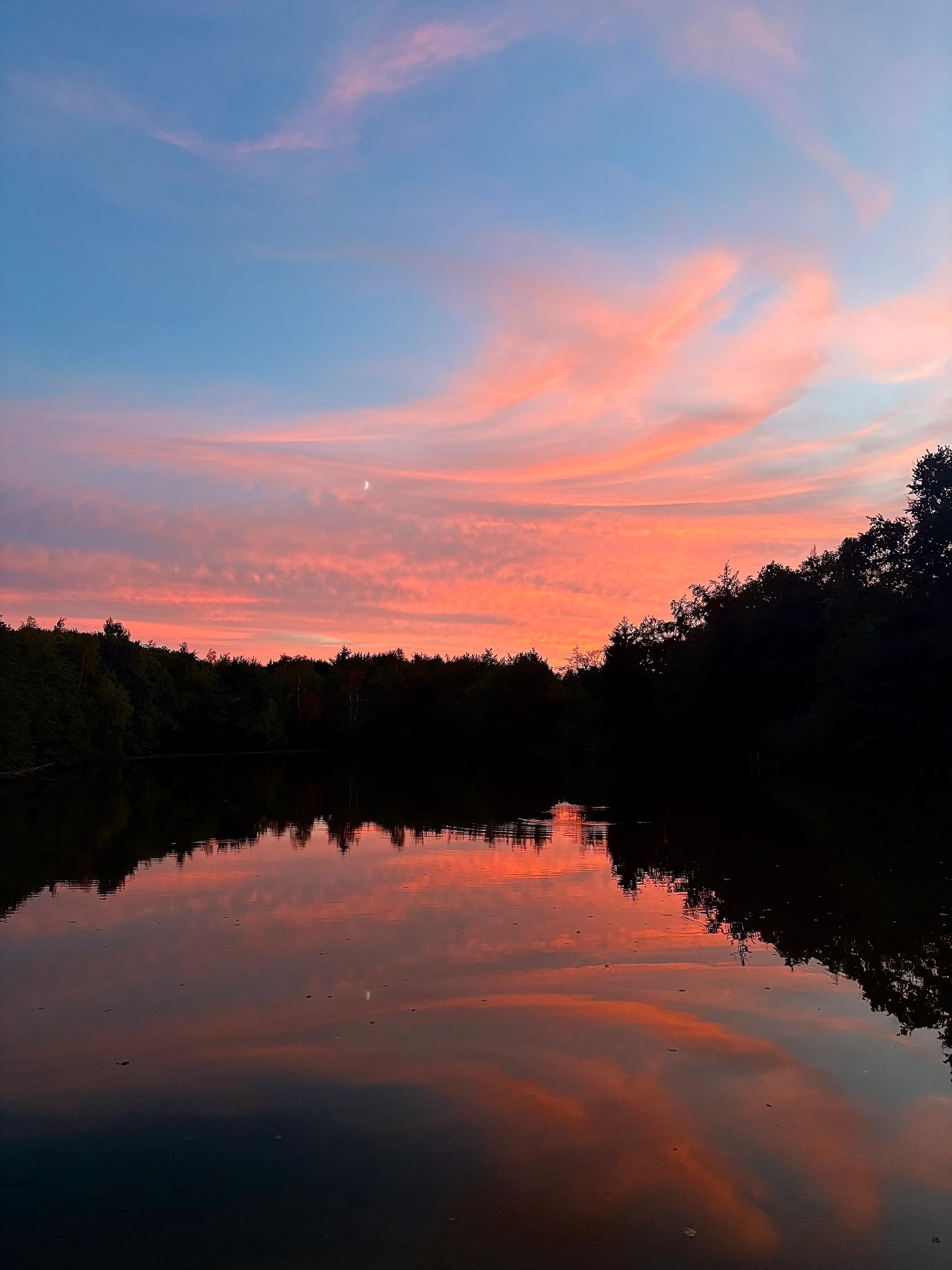 Etang à louer en Isère pour stationner votre camping-car et pêcher