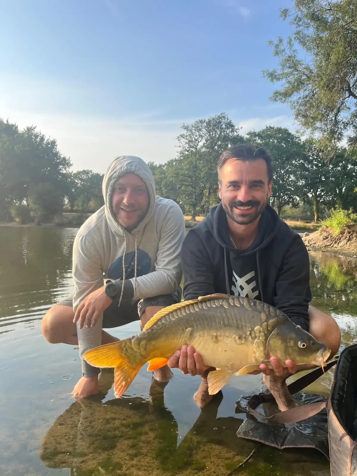 Etang privatif & hébergement face à l’eau avec deux étangs
