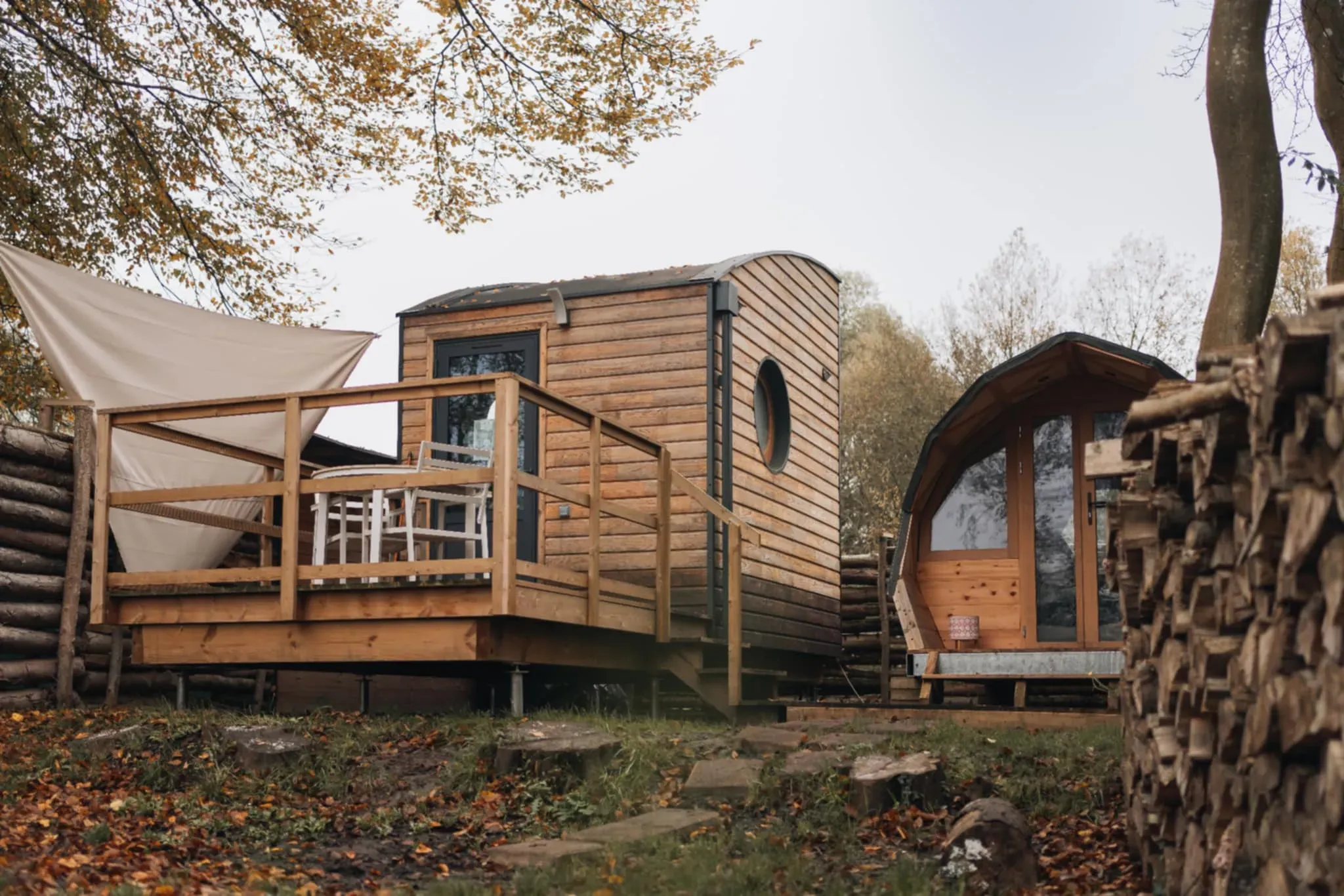 Chalet autonome pour 2 personnes en Hauts-de-France, au bord d’un étang dédié à la pêche à la carpe