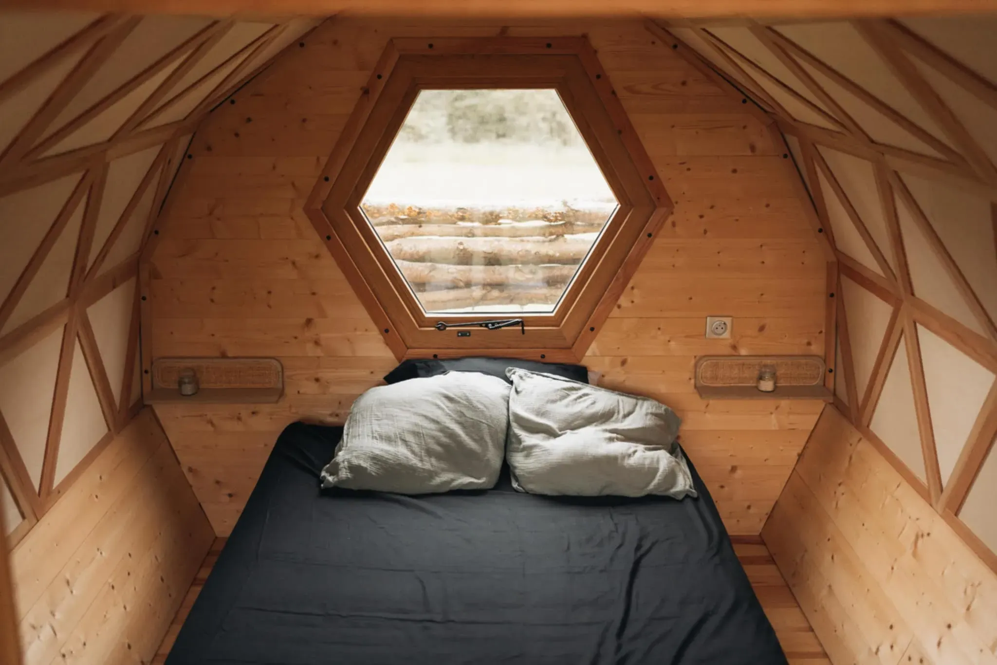 Chalet autonome pour 2 personnes en Hauts-de-France, au bord d’un étang dédié à la pêche à la carpe