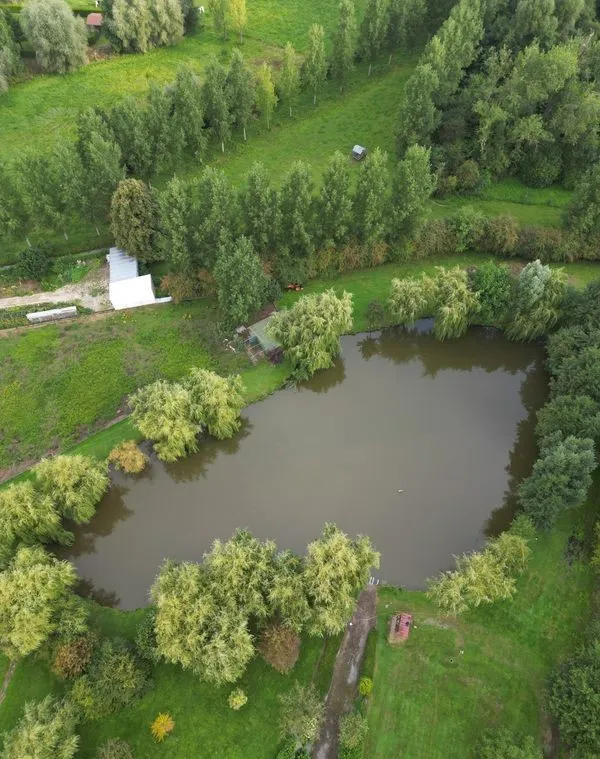 Séjour en caravane avec étang de 3700 m² – Nord-Pas-de-Calais