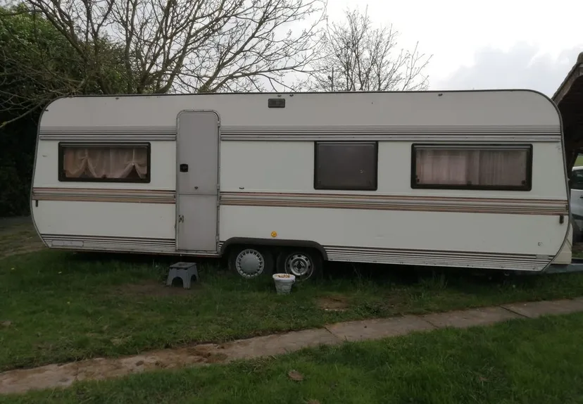 Séjour en caravane avec étang de 3700 m² – Nord-Pas-de-Calais