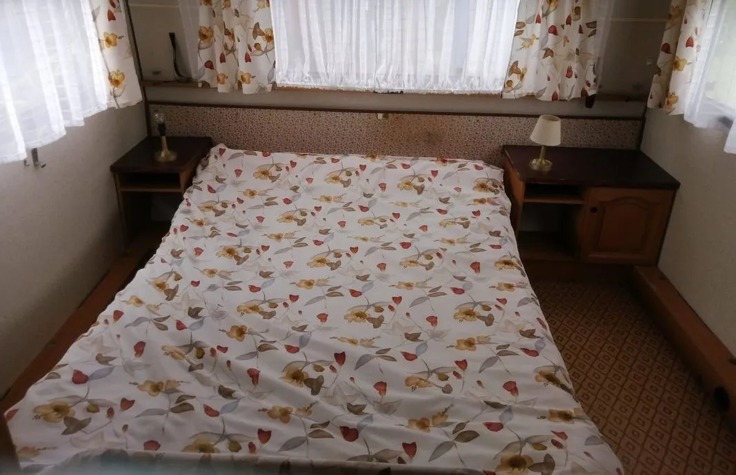 Caravan stay with pond of 39826.43 sq ft – Nord-Pas-de-Calais