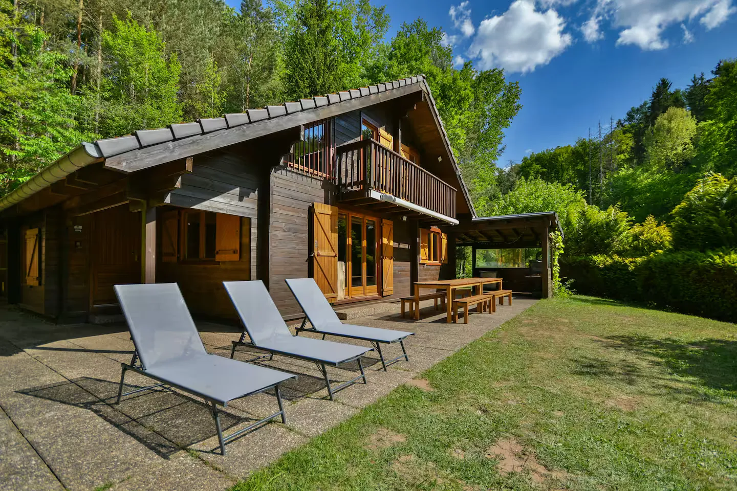 Chalet perdu au milieu de la nature