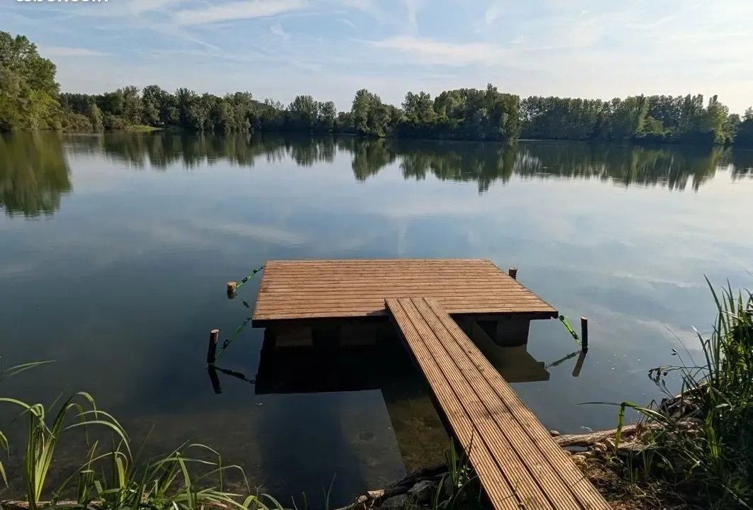 Terrain de 500m2 au bord d'un étang de 9ha