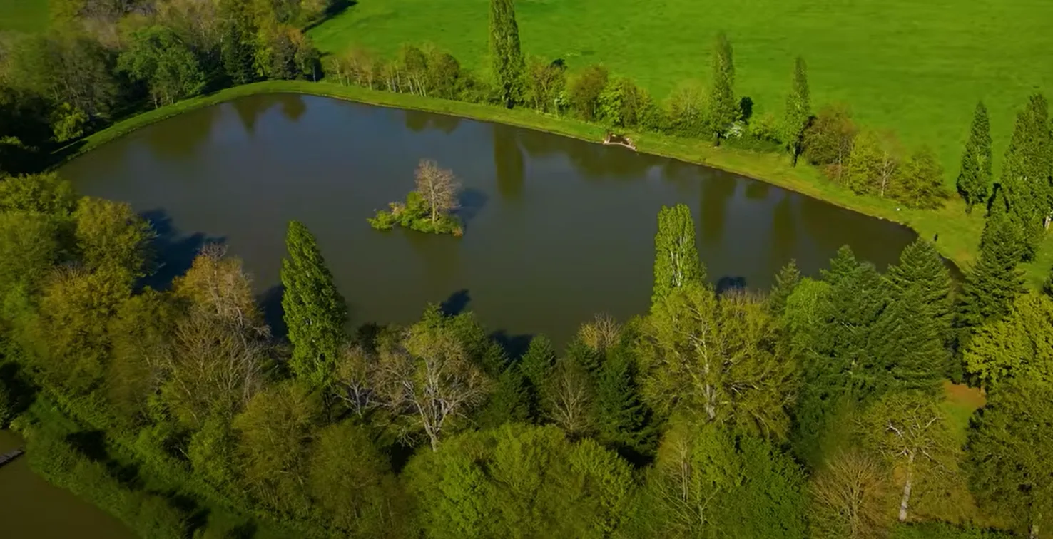 Étang de 1,6ha au coeur de la nature