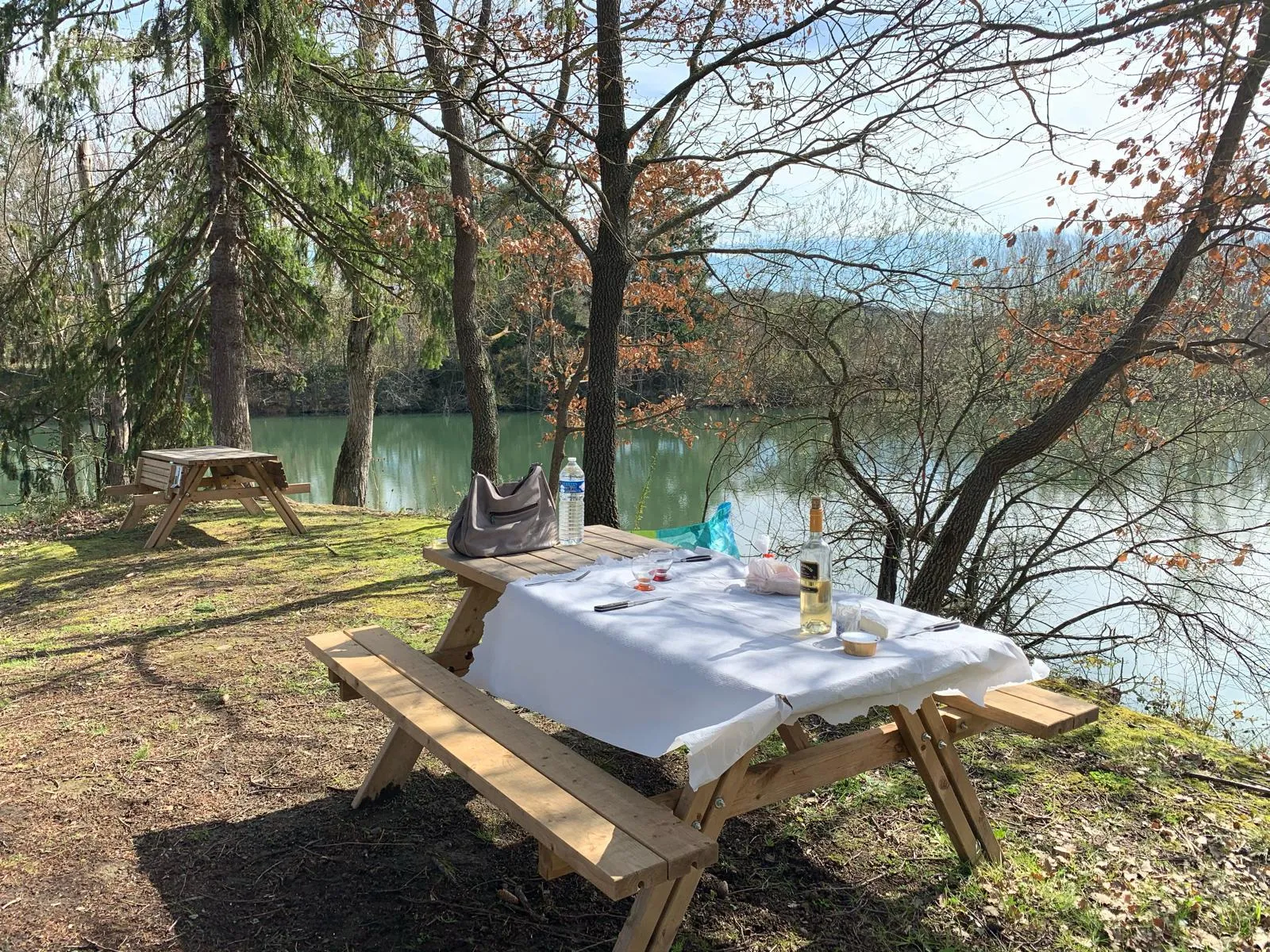 Cabane au bord d’un lac privé