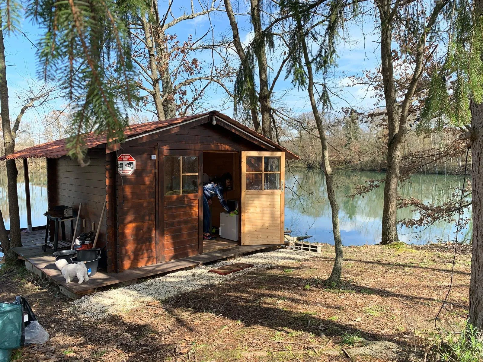 Cabane au bord d’un lac privé