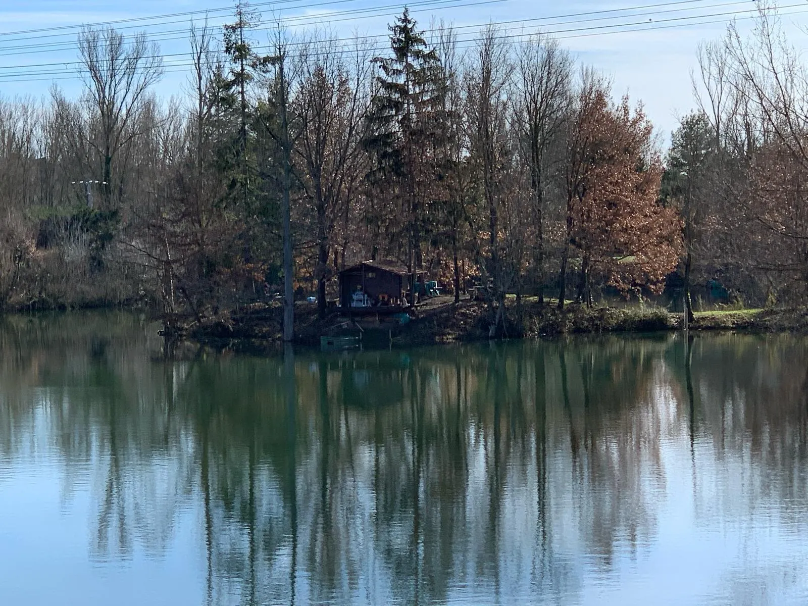 Cabane au bord d’un lac privé