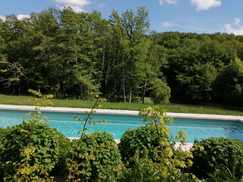 Gite en pleine nature avec spa et piscine / AB