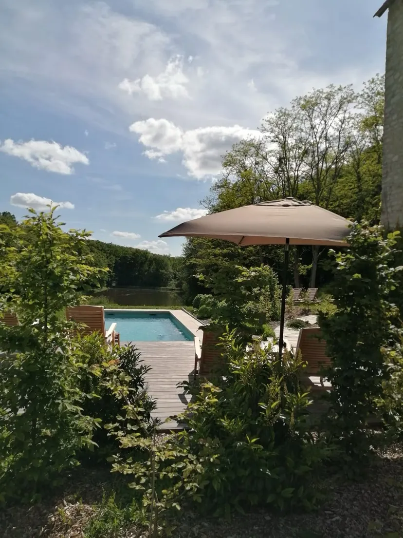 Gite en pleine nature avec spa et piscine / AB