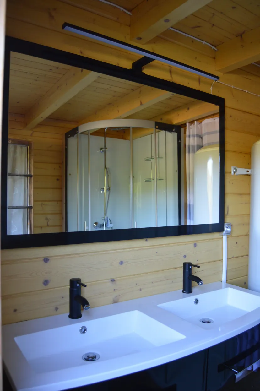 Chalet by a private pond of 9.88 ac in Haute-Saône